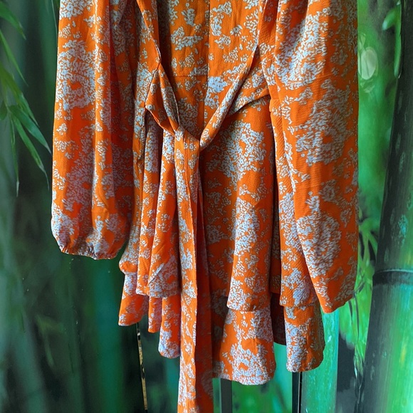 XL orange floral Romper - Picture 15 of 16